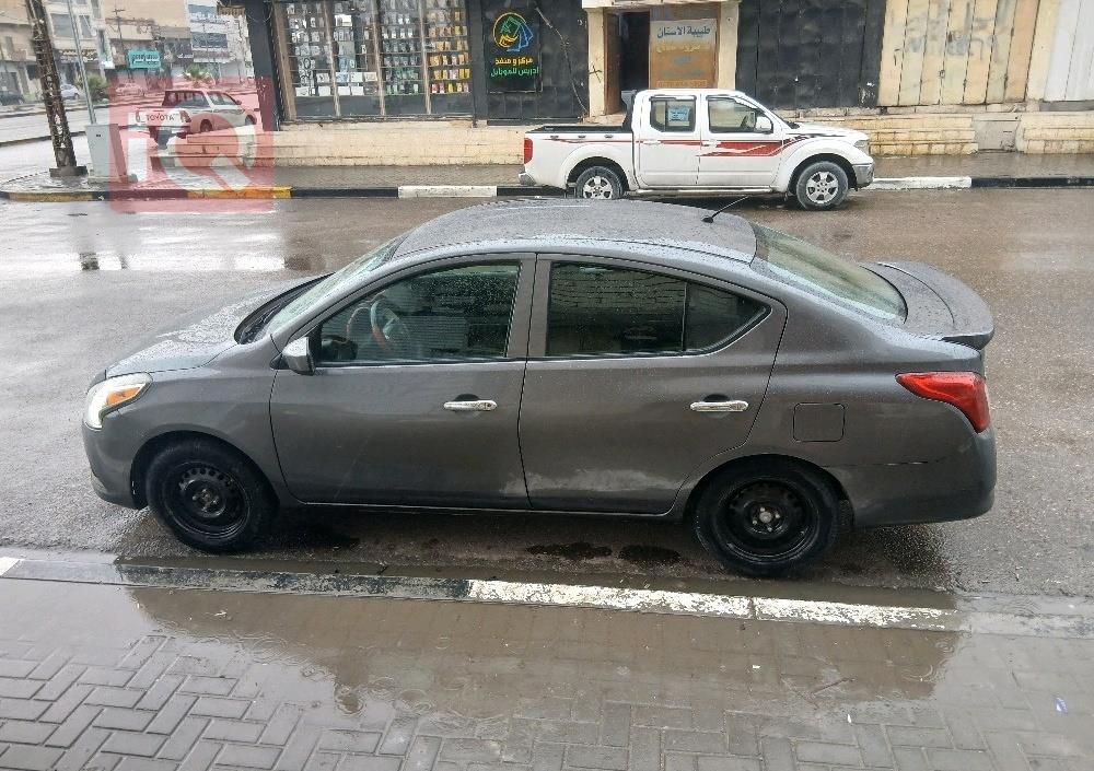 نيسان فيرسا